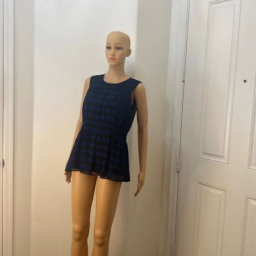 Club Monaco Top Size S/P Scoop Neck Sleeveless Black Blue Lined Gathered Waist